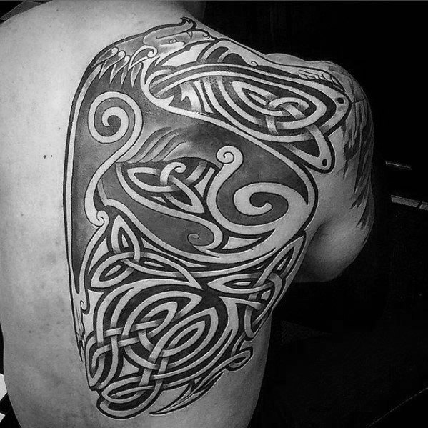tatuaggio lupo celtico 14