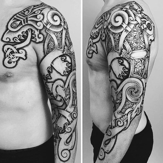 tatuaggio lupo celtico 26