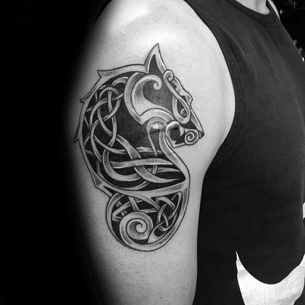 tatuaggio lupo celtico 52
