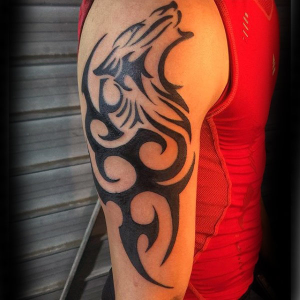 tatuaggio lupo tribale 31