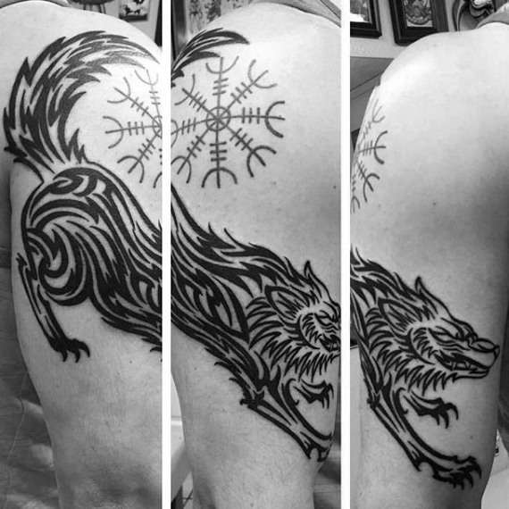 tatuaggio lupo tribale 39