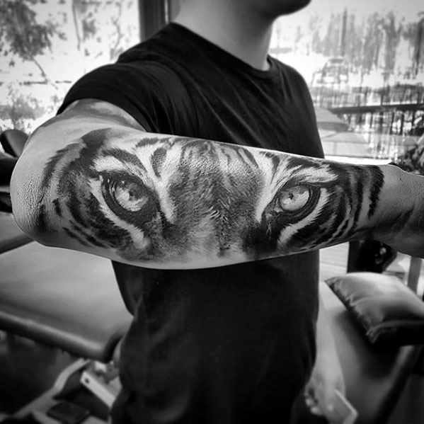 tatuaggio occhi di tigre 27