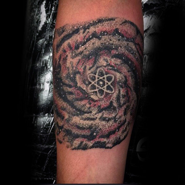 tatuaggio atomo 33