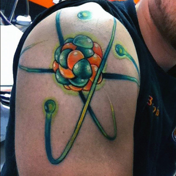 tatuaggio atomo 45