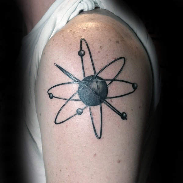 tatuaggio atomo 89