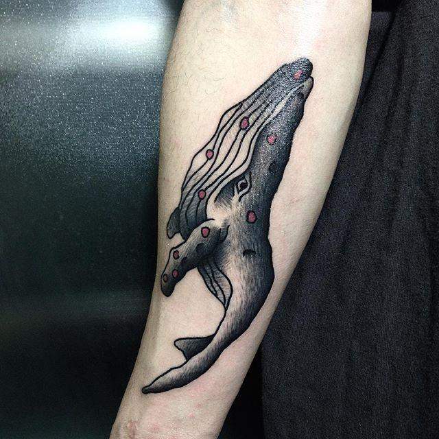 tatuaggio balena 105