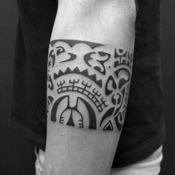 tatuaggio bracciale tribale 15