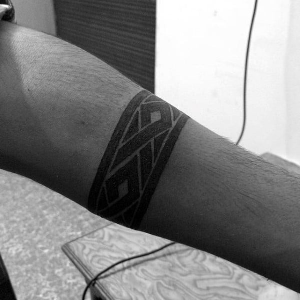 tatuaggio bracciale tribale 21