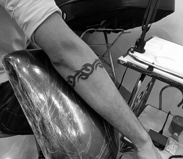 tatuaggio bracciale tribale 41