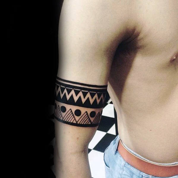 tatuaggio bracciale tribale 73