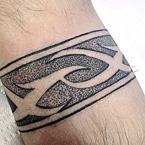 tatuaggio bracciale tribale 83