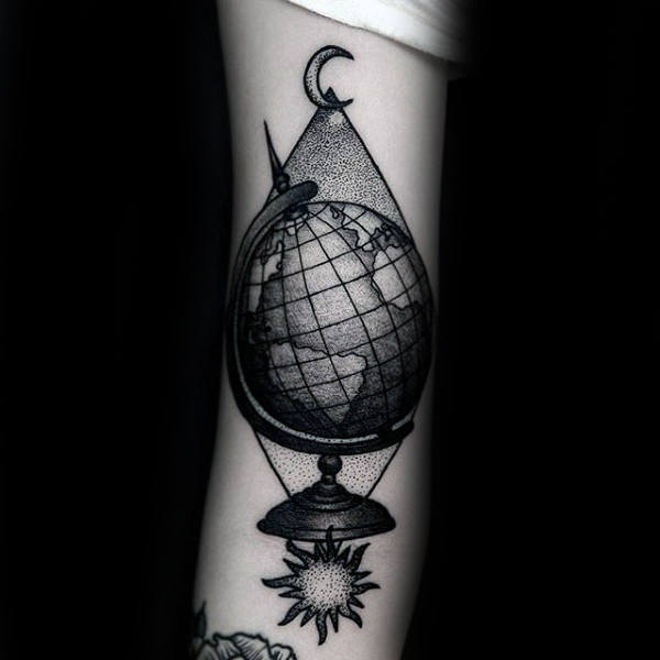 tatuaggio globo terrestre mondo 33