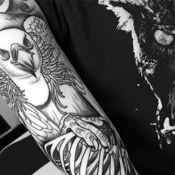 tatuaggio avvoltoio 45