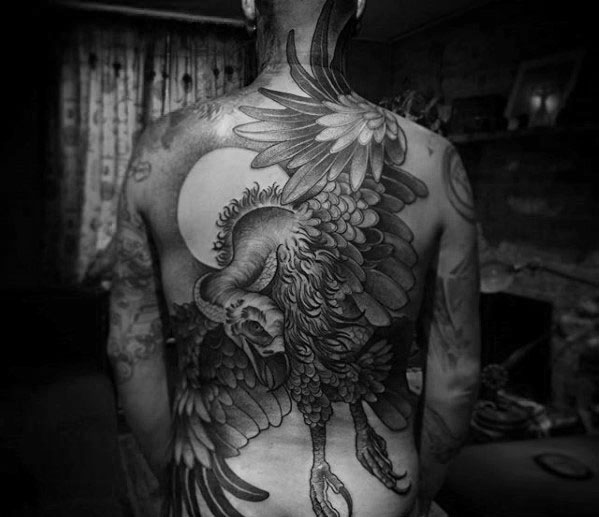 tatuaggio avvoltoio 83