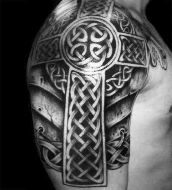 tatuaggio croce celtica 05