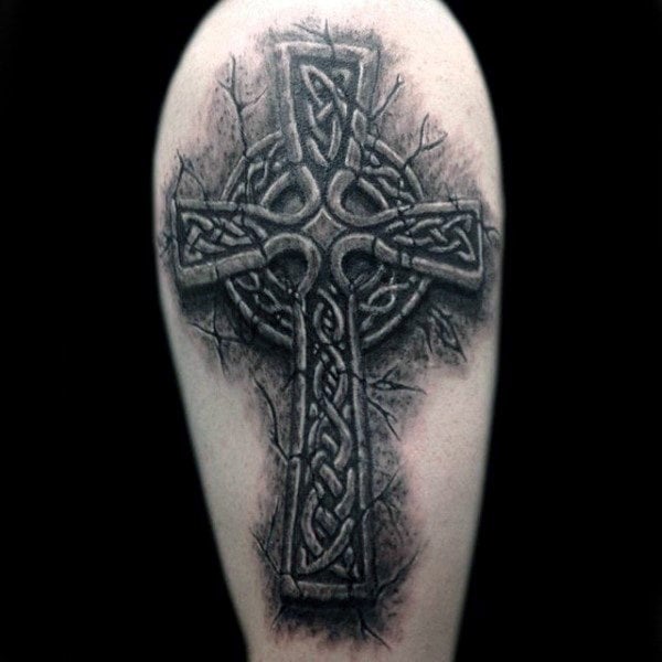 tatuaggio croce celtica 111