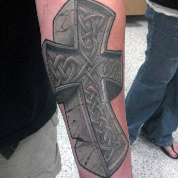 tatuaggio croce celtica 129