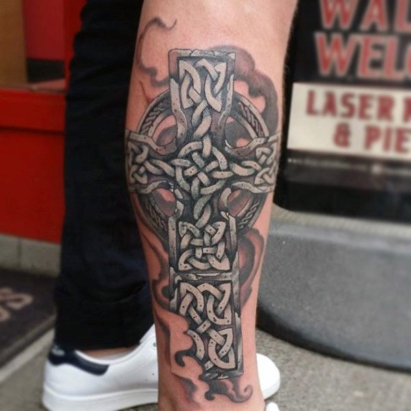tatuaggio croce celtica 13