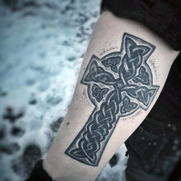 tatuaggio croce celtica 131