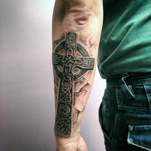 tatuaggio croce celtica 135