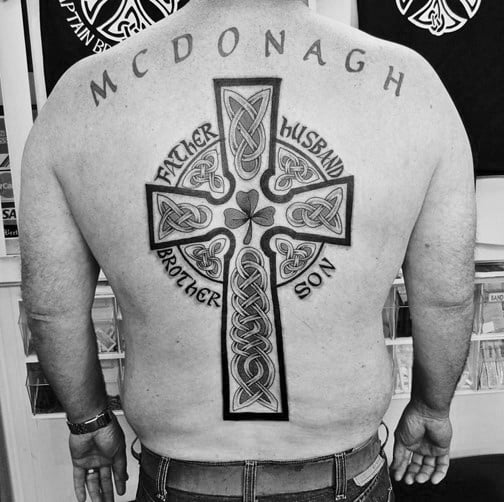 tatuaggio croce celtica 137