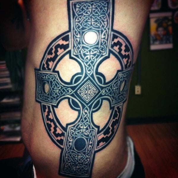 tatuaggio croce celtica 163