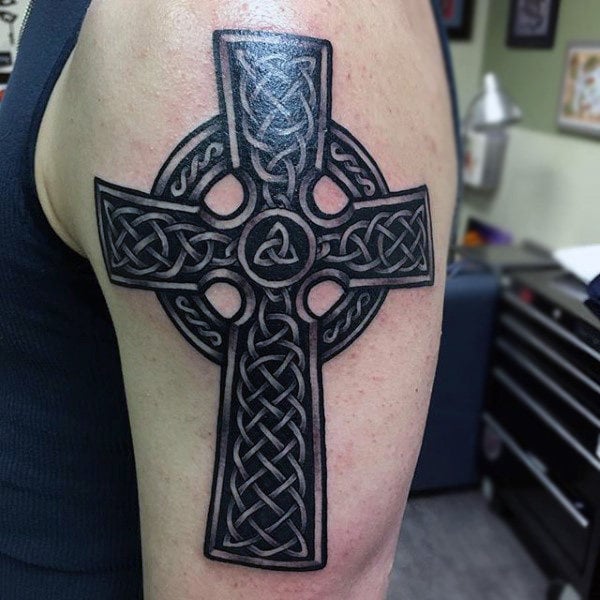 tatuaggio croce celtica 21