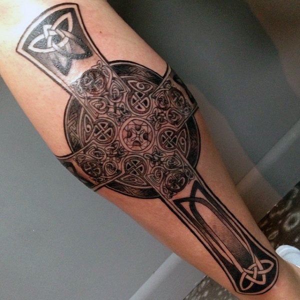 tatuaggio croce celtica 31