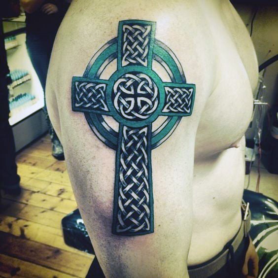 tatuaggio croce celtica 39