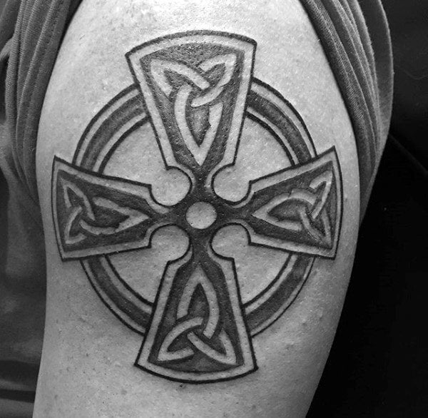 tatuaggio croce celtica 55