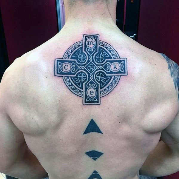 tatuaggio croce celtica 77