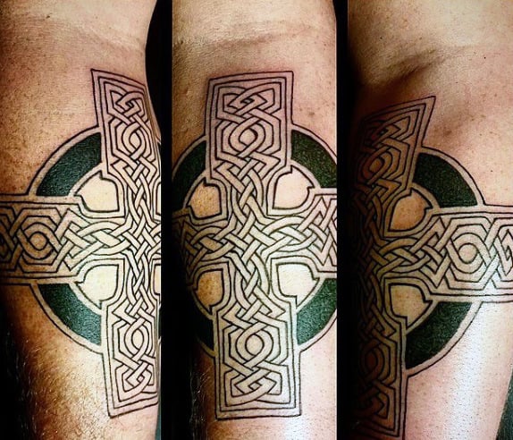 tatuaggio croce celtica 95