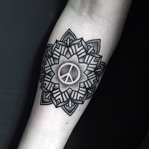tatuaggio simbolo pace 45