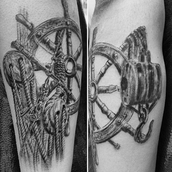 tatuaggio timone volante barca 123