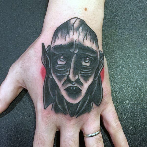 tatuaggio vampiro 85