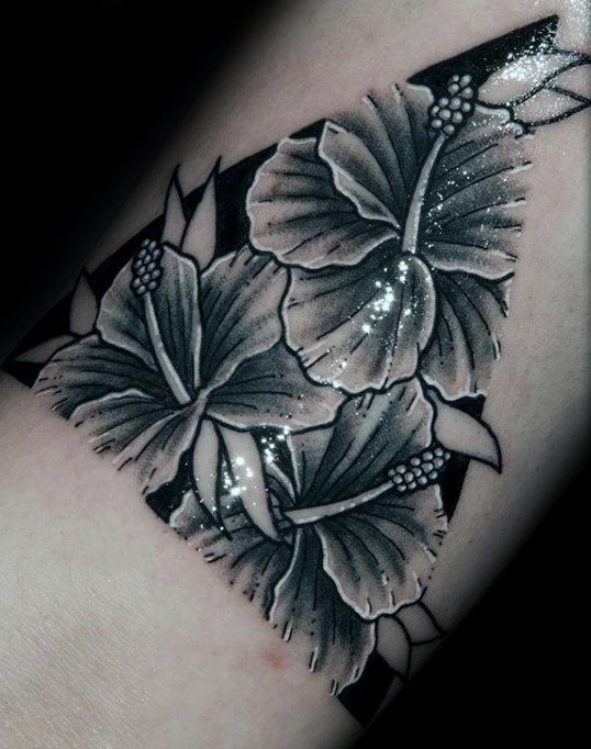 tatuaggio fiore ibisco 81