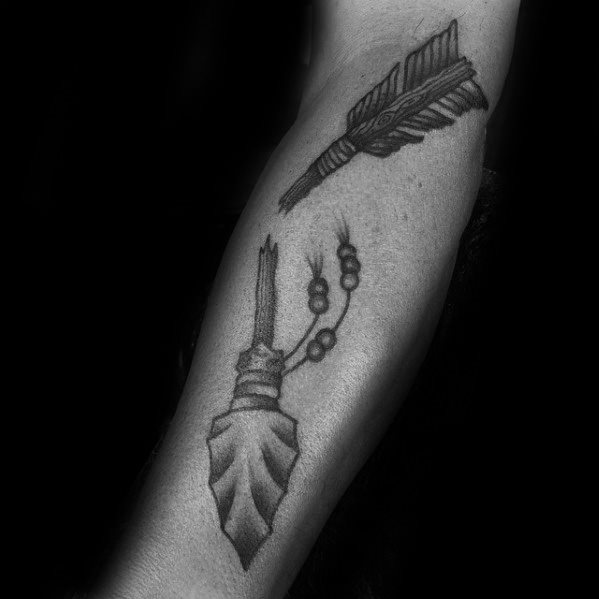 tatuaggio freccia rotta 51