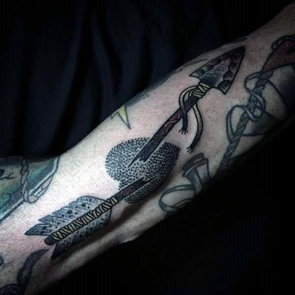 tatuaggio freccia rotta 55