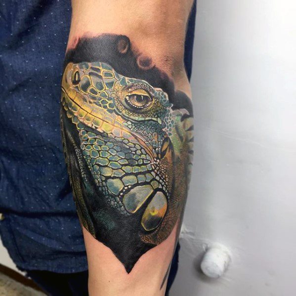 tatuaggio iguana 82
