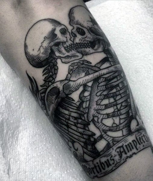 40 Tatuaggi con gli scheletri (con significato)