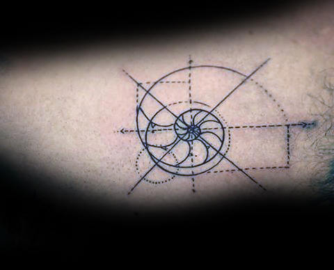 tatuaggio spirale aurea fibonacci 61