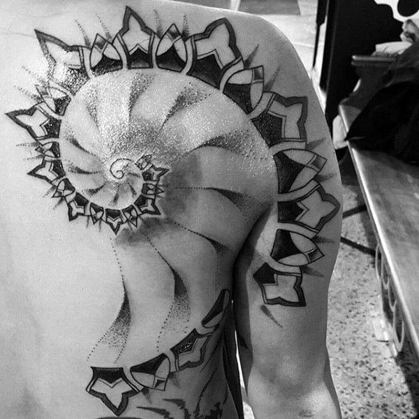 tatuaggio spirale aurea fibonacci 89