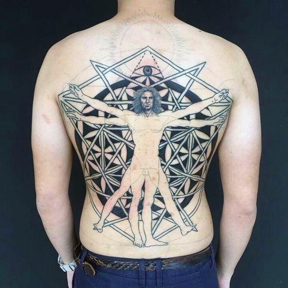 tatuaggio uomo vitruviano 43