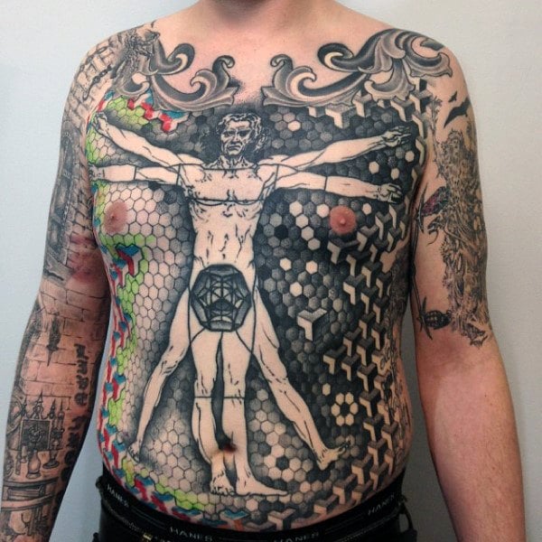 tatuaggio uomo vitruviano 45