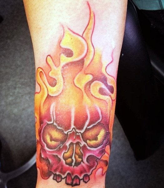 tatuaggio fiamma di fuoco 95