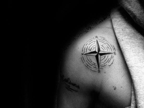 tatuaggio labirinto 09