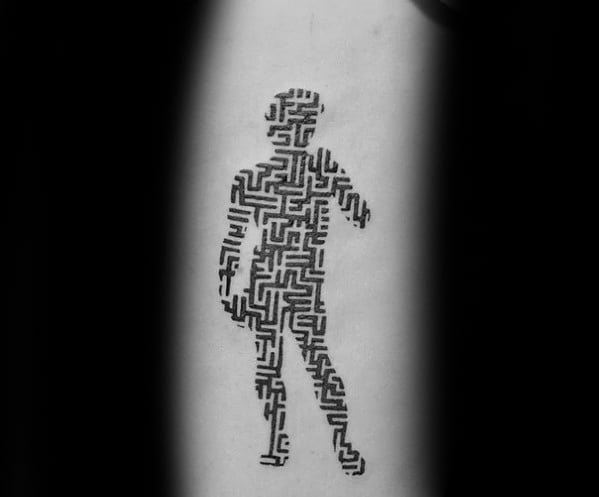 tatuaggio labirinto 77