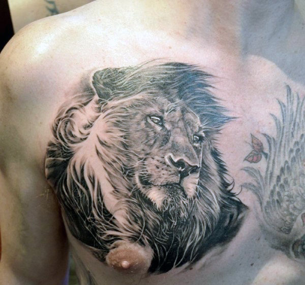 tatuaggio leone sul petto 55