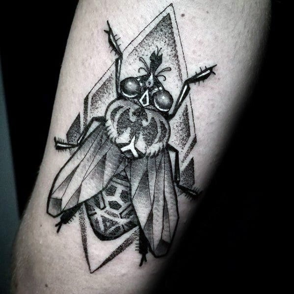tatuaggio mosca 124