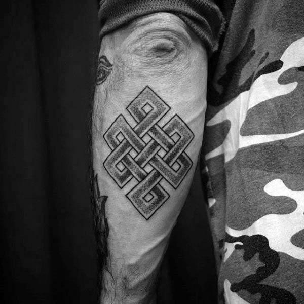 tatuaggio nodo infinito 63